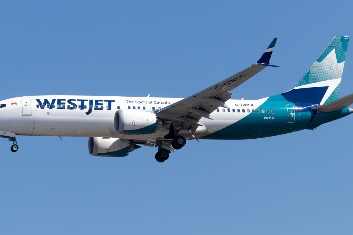 Videón a nagyon kemény reptéri landolás – oldalára billent az utasokkal teli utasszállító