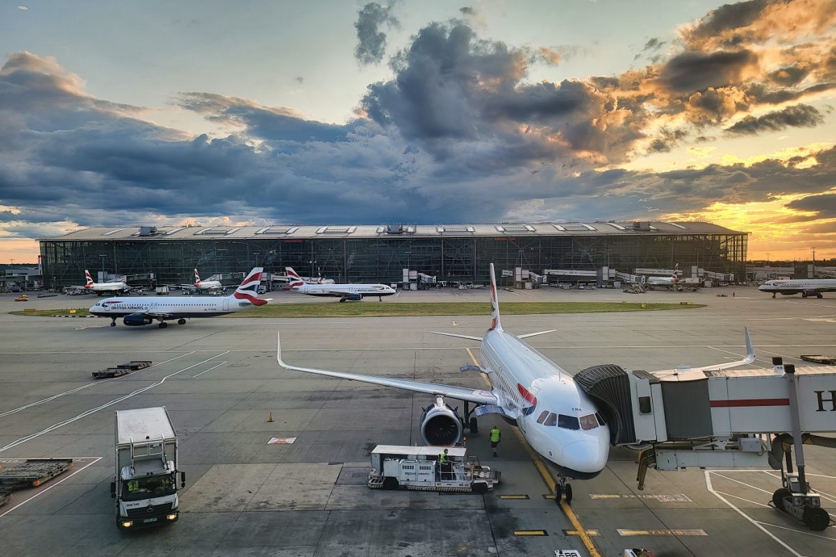 Kiderült, miért volt szükség azonnali akcióra és kiürítésre London legnagyobb repülőterén