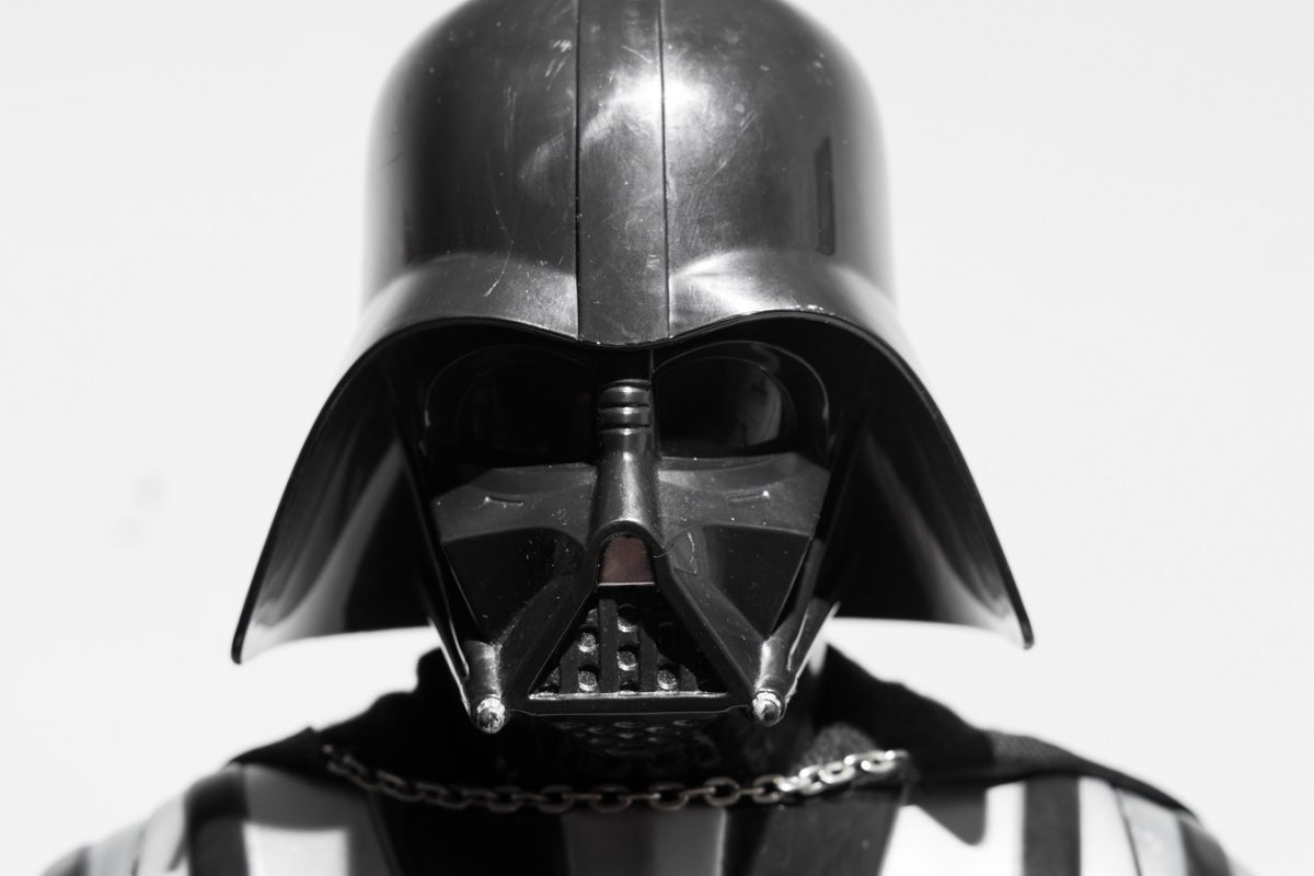 Elárverezik Darth Vader legendás fénykardját – akár több százmillió forintért is elkelhet