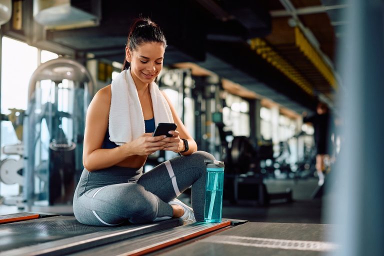 Okostelefonod a baktériumok melegágya – azonnal kezd el tisztítani