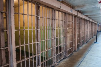 Turistaként érkezett Balira, ahol élete végéig rácsok mögött maradhat