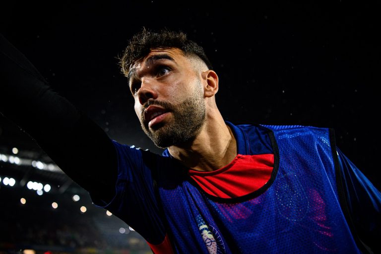 Elmondta a véleményét az Arsenal kapusa Szoboszlai óriási góljáról, amit nem tudott védeni