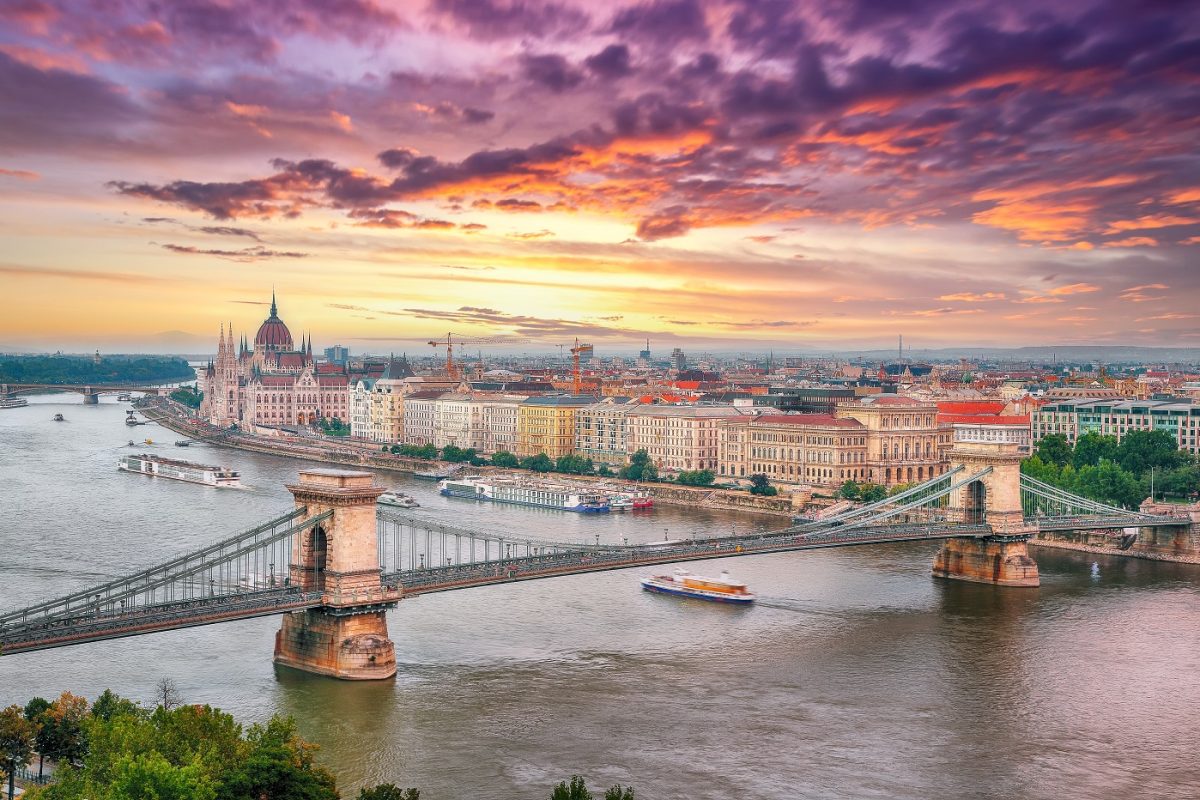 Furcsa időjárást kapunk a hétvége első napján, szombaton