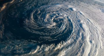 Megkezdte a pusztítást a Bualoi tájfun – 12 halász eltűnt, közel 30 ezer embert evakuáltak