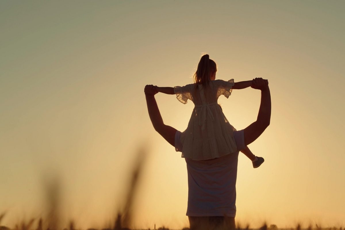 Saját máját adta súlyosan beteg kislányának egy hős apa, két héttel később már munkába ment