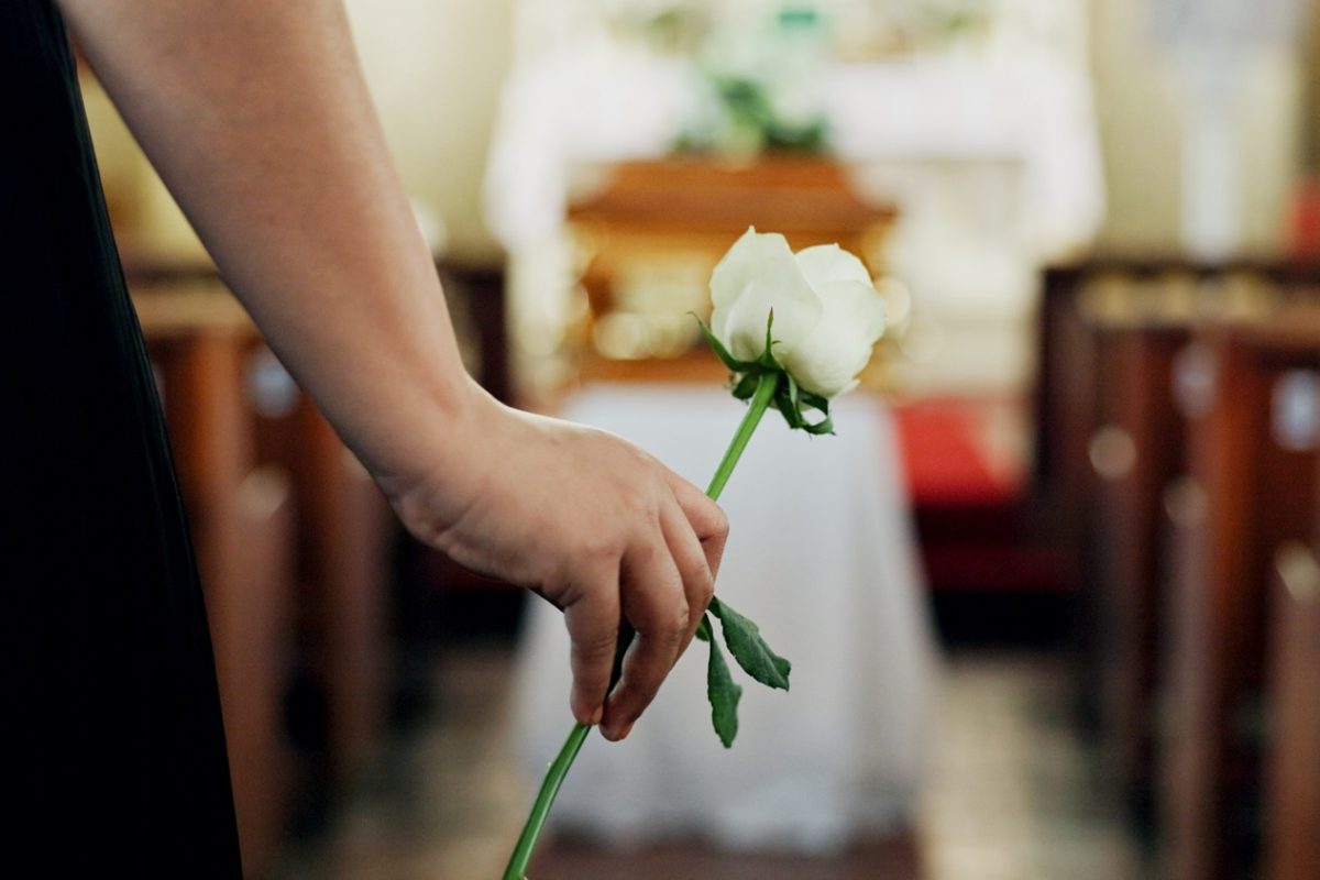 Két év küzdelem után hunyt el a 7 éves kisfiú – egy hasi fájdalommal kezdődött minden