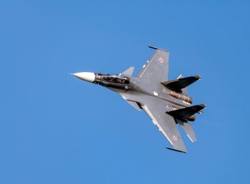 Nő a feszültség – szuperszonikus rakétákkal felszerelt vadászgépek miatt adott ki riasztást a NATO