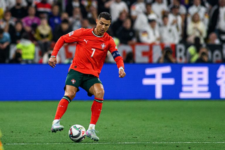 Videón Varga Barnabás két szenzációs gólja Portugália ellen, Ronaldo is beköszönt