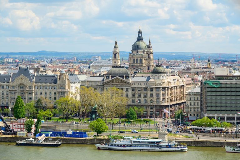 Hidegfront érkezik, ami jelentős hőmérsékleti különbségekkel jár az országban