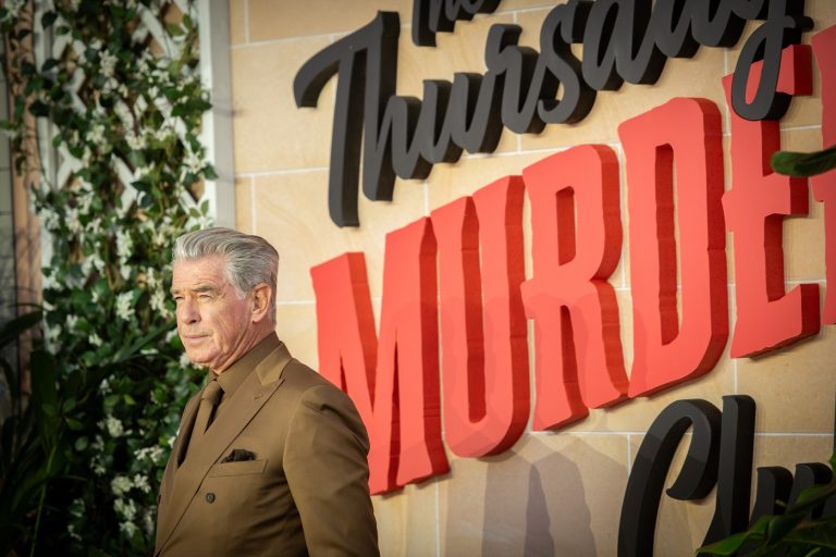 Nagy hírek érkeztek a MobLand 2. évadáról – Pierce Brosnan és Tom Hardy ismét a képernyőn