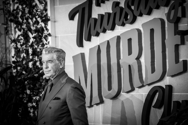 Pierce Brosnan is szerepel Sylvester Stallone legendás akciófilmjének újragondolt változatában