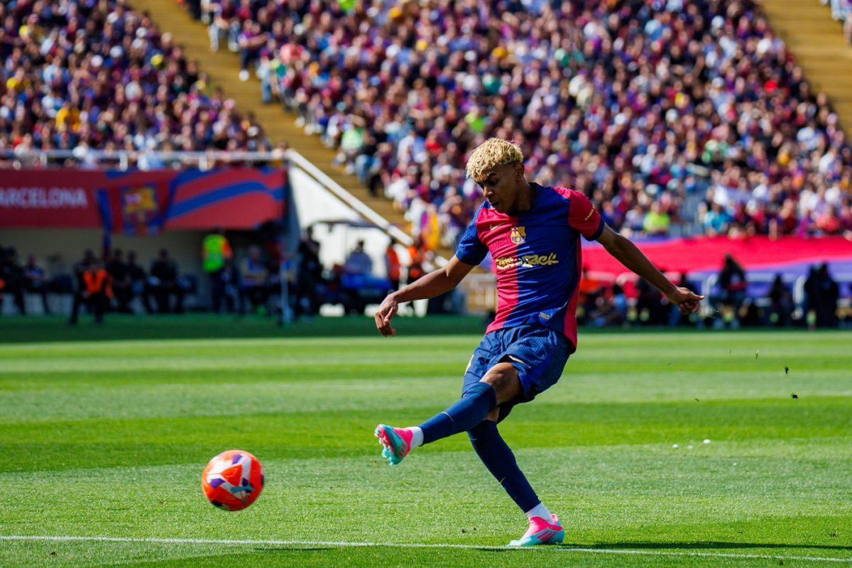 Lamine Yamal nem játszhat a Valencia ellen – Hansi Flick a spanyol válogatottat is bírálta