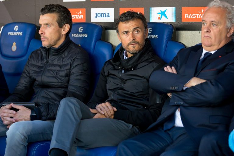 Műteni kell a PSG edzőjét, aki súlyos balesetet szenvedett