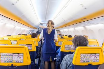 Megdöbbent, milyen szendvicset kapott 2700 forintért a Ryanair-től a repülőn