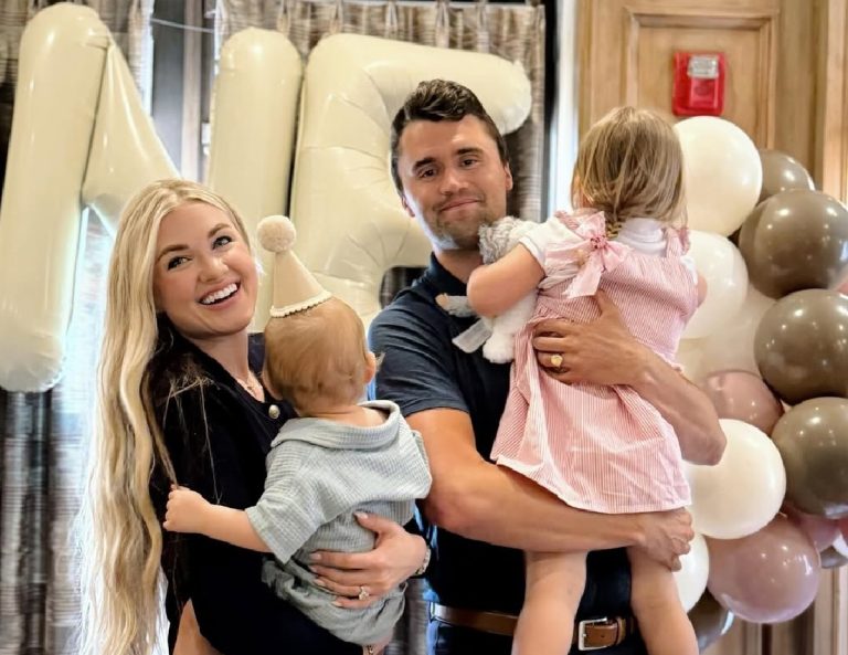 Ki is Erika Kirk? – a gyászoló anya, akit már az egész világ ismer