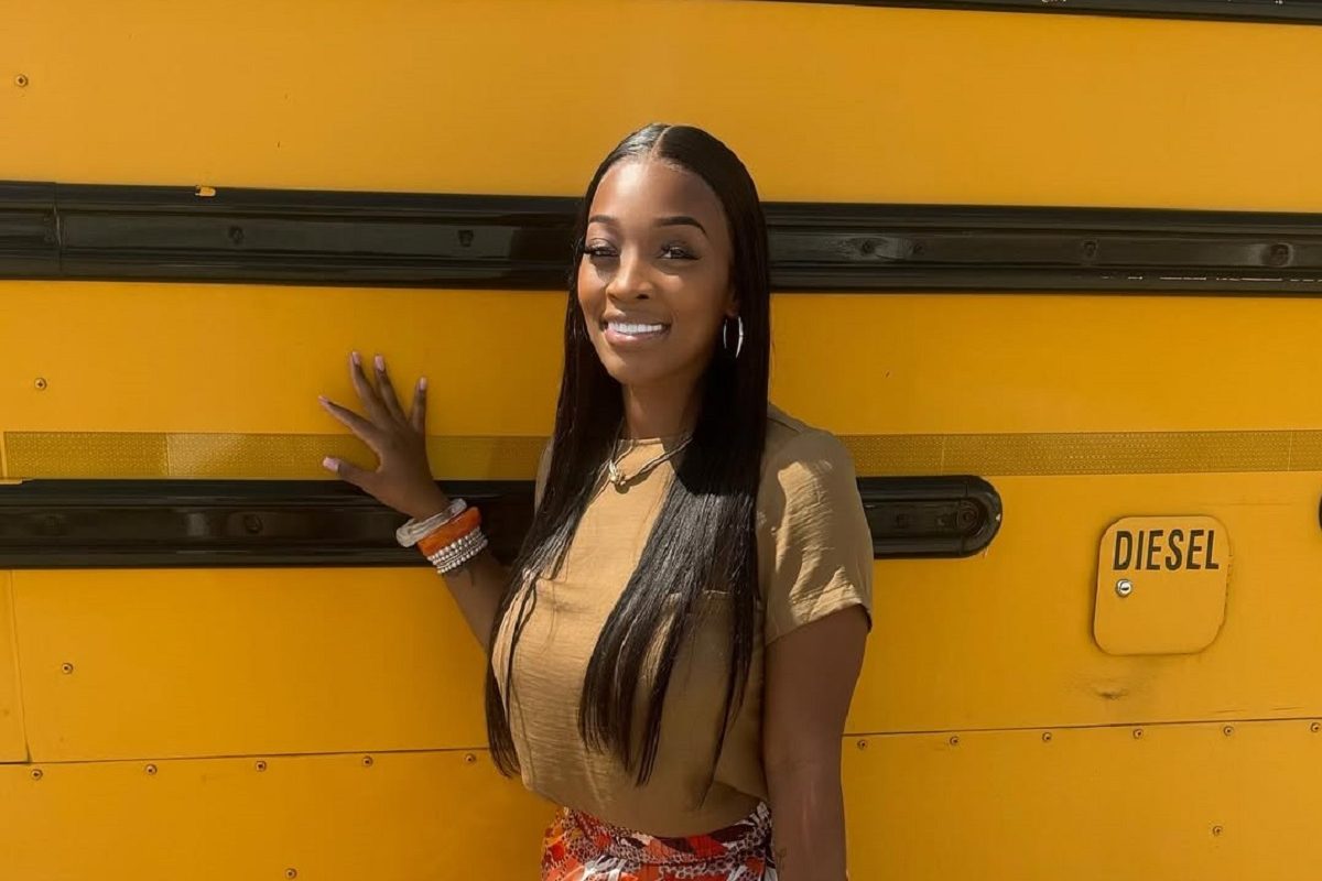 A fél internet beleszeretett az extrán csinos 26 éves tanárnőbe, mások felháborodtak rajta