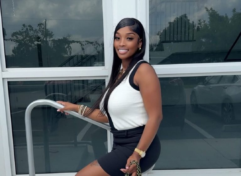 Egyre nagyobb a felháborodás a túl csinosan és kihívóan öltözködő tanárnő miatt