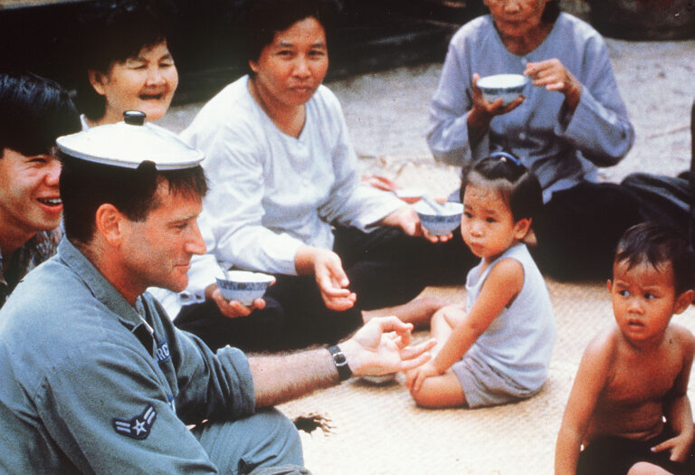 Robin Williams háborús vígjátéka megunhatatlan