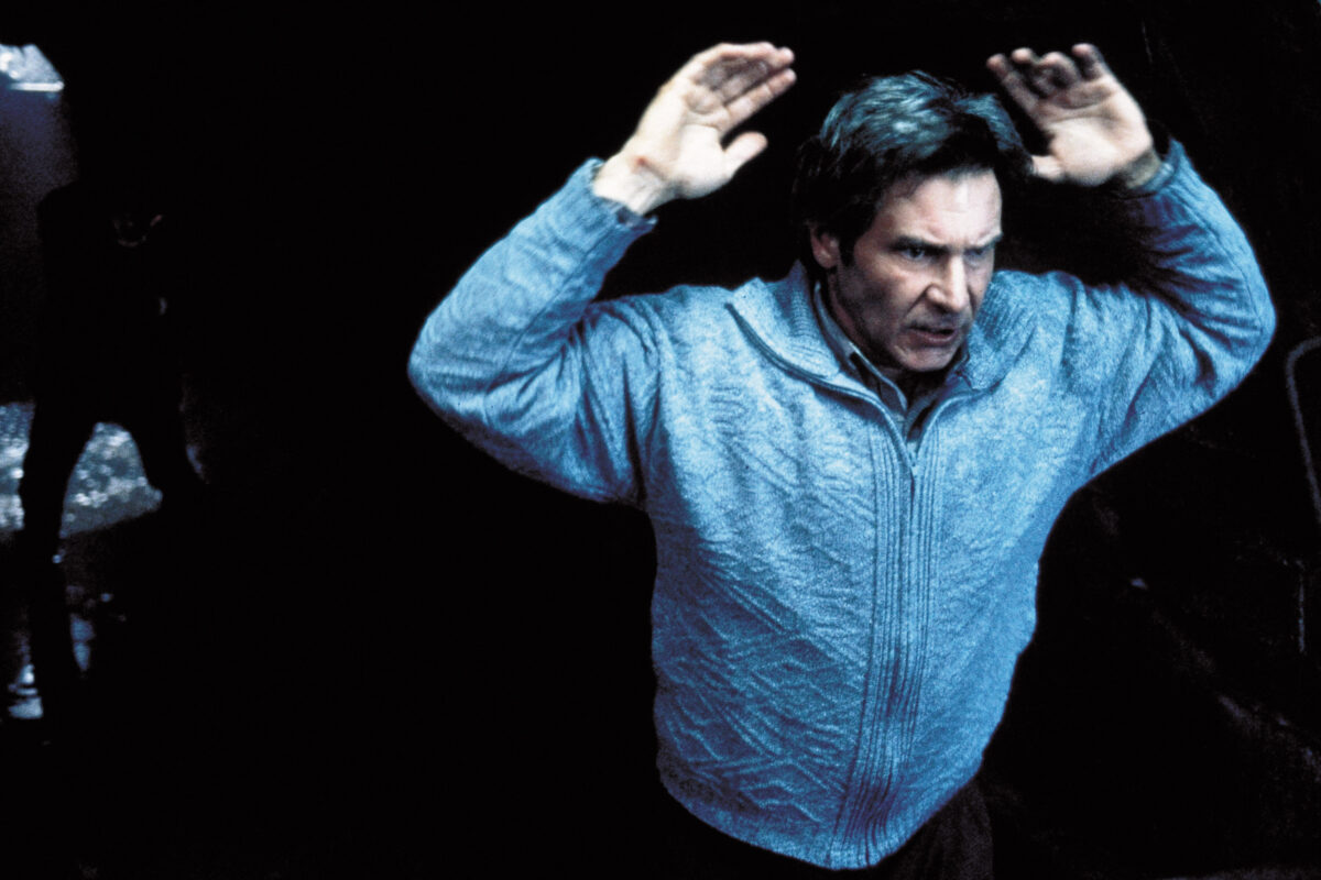 Az akcióthriller, amiben Harrison Ford végig sakkban tartja a nézőket