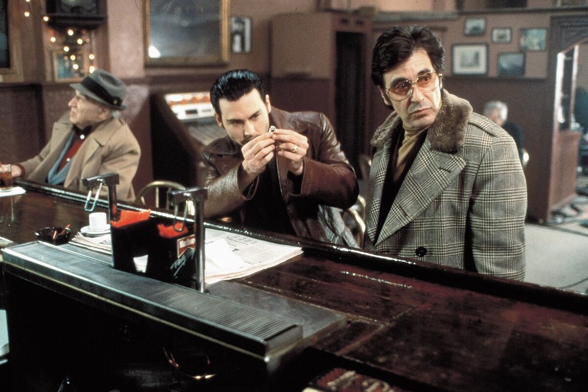 Az egyik legemlékezetesebb gengszterfilm Al Pacino és Johnny Depp főszereplésével