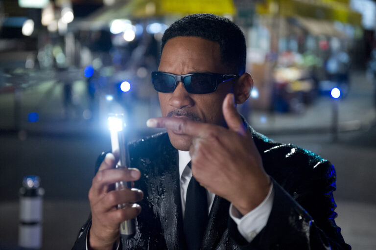 Hirtelen és váratlanul tarolni kezdett Will Smith sci-fije