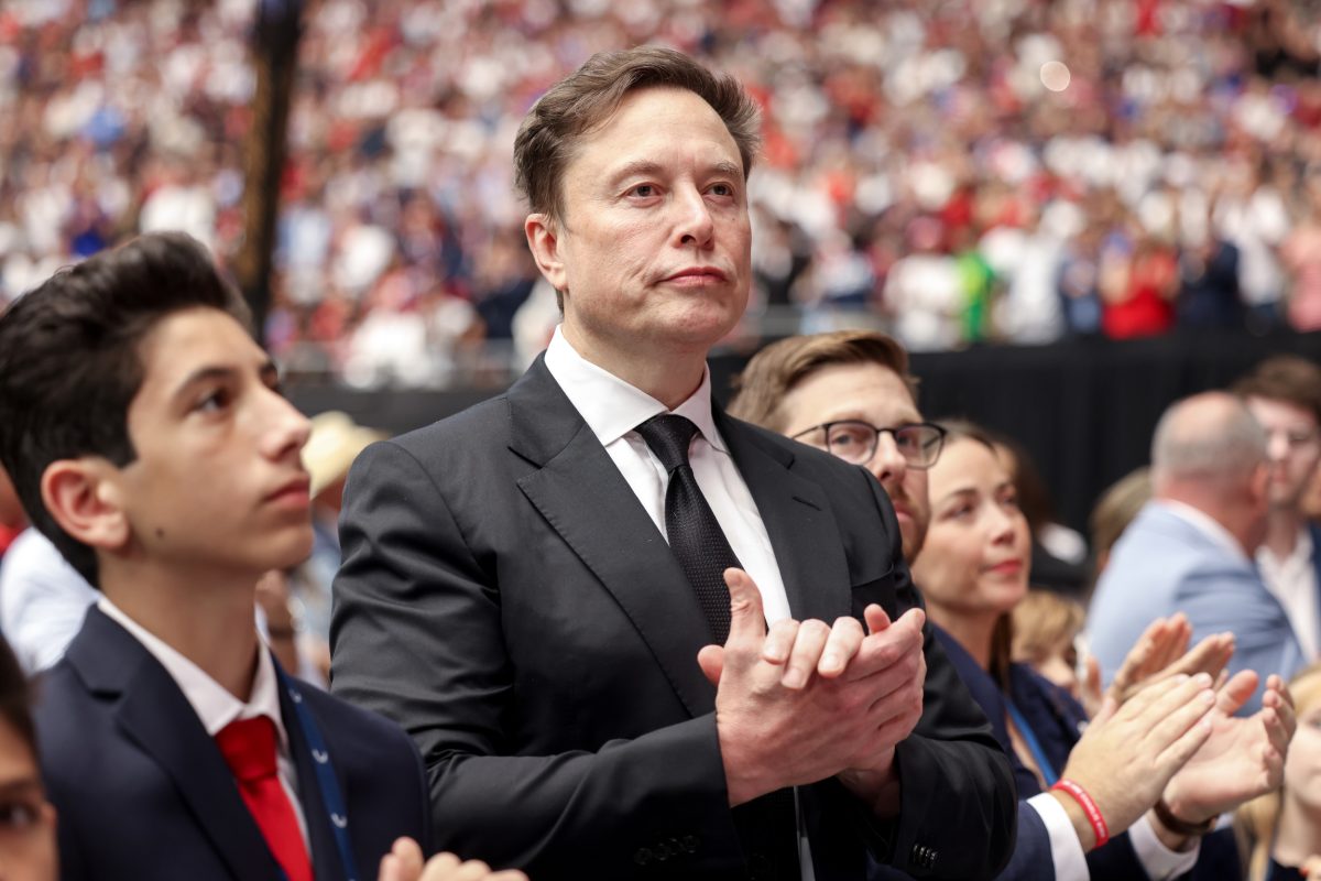 Senkinek nem volt még annyi pénze a Földön, mint Elon Musknak, aki ezzel történelmet írt