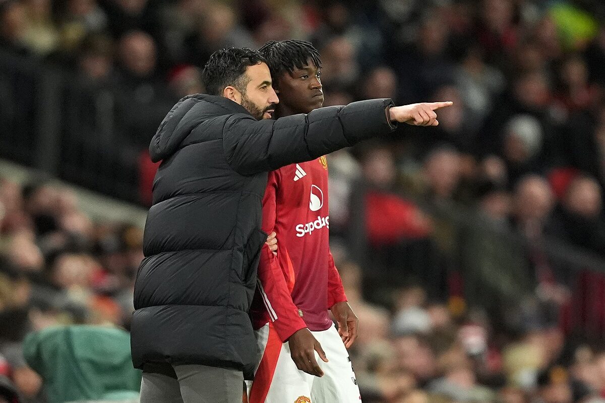 Csak akkor hajlandó hosszabbítani a Manchester United tehetsége, ha kirúgják az edzőt