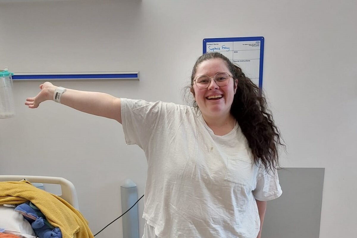 Egy 26 éves ápolónő története, akinek amputálni kellett a lábát egy rendkívül ritka daganat miatt