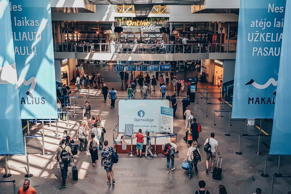 Rendkívüli helyzet állt elő egy újabb európai repülőtéren, azonnal lezárták a légteret