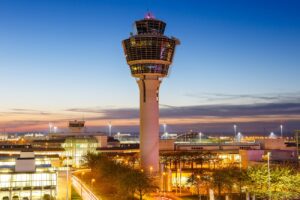 Egyre aggasztóbb a helyzet – újabb drónok repültek be a müncheni repülőtérnél