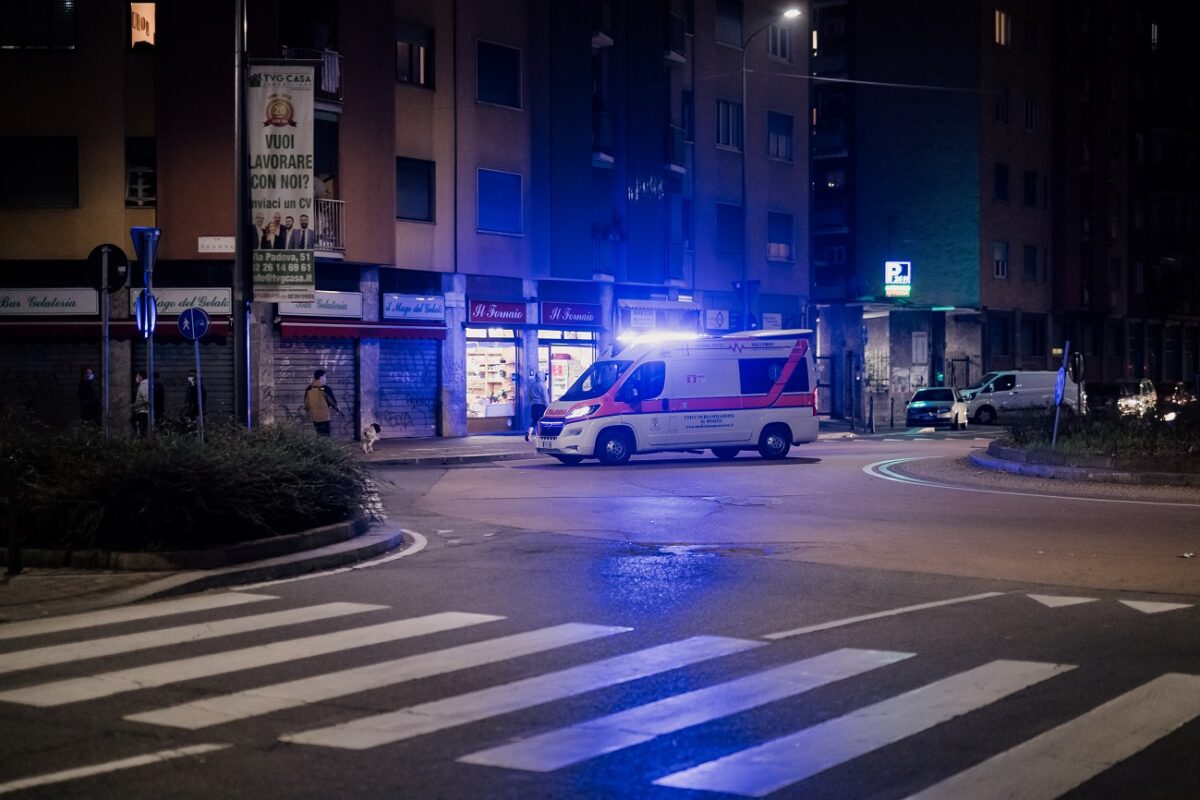 Halálra késelték az ismert tévést