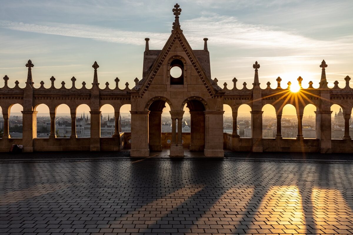 Érdekesen alakul a jövő heti időjárás, még 22°C is lehet október végén