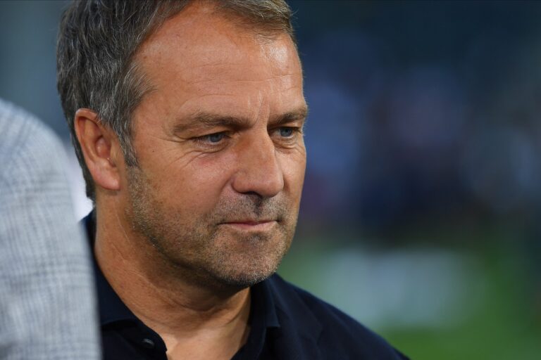 Kiszivárgott Hansi Flick új terve – így állítaná meg a sérüléshullámot Barcelonában