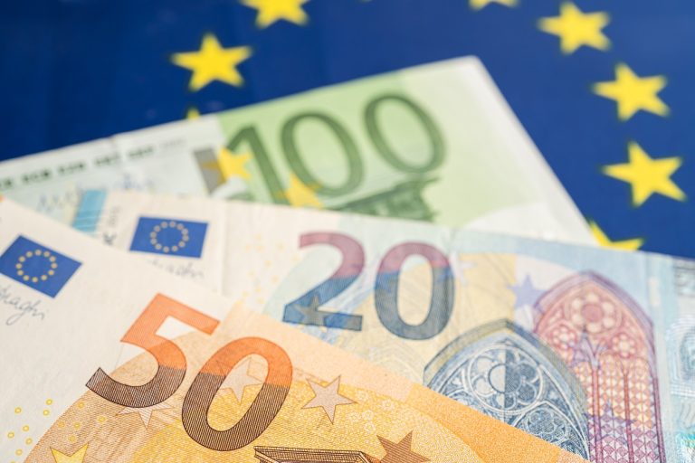 Ennyi most az euró október 2-án, csütörtök reggel