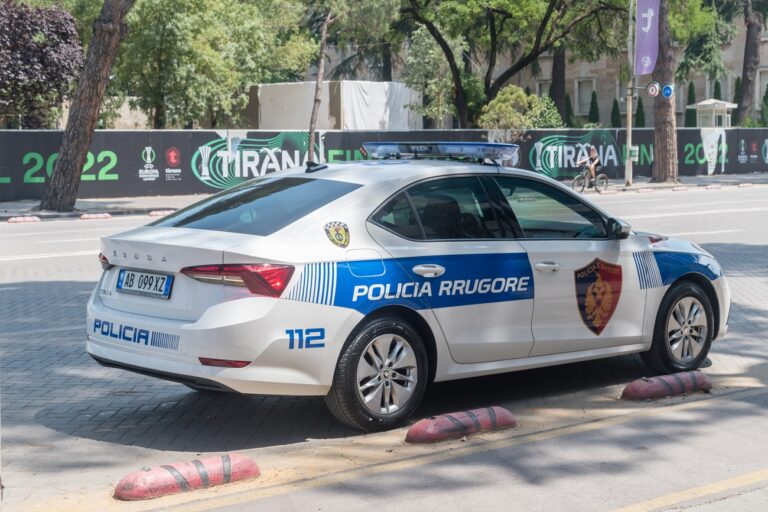 Bírógyilkosság rázta meg Albániát – fegyveres támadás a tiranai bíróságon