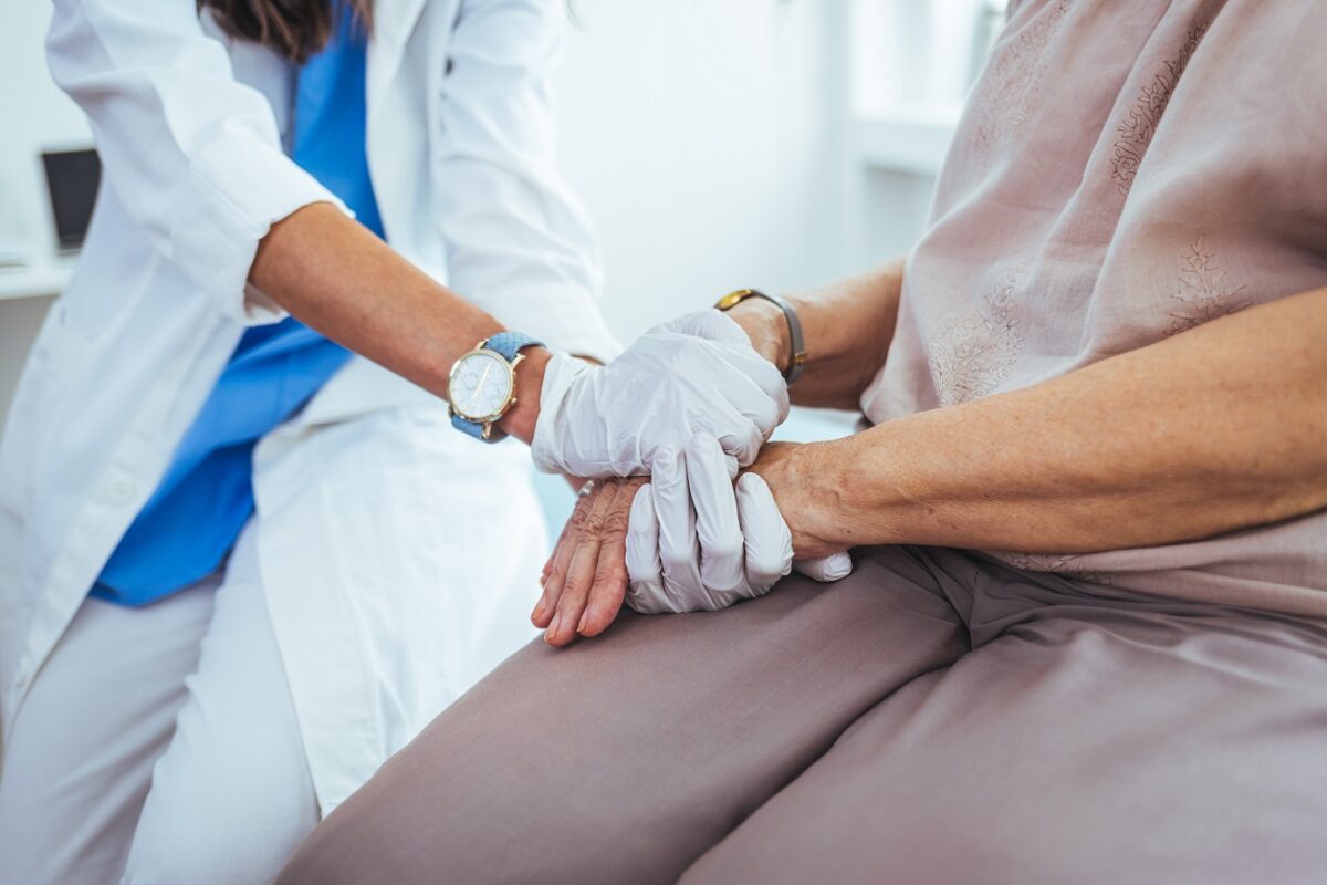 Egy mozdulat, ami akár 60%-kal növelheti a Parkinson-kór kialakulásának kockázatát