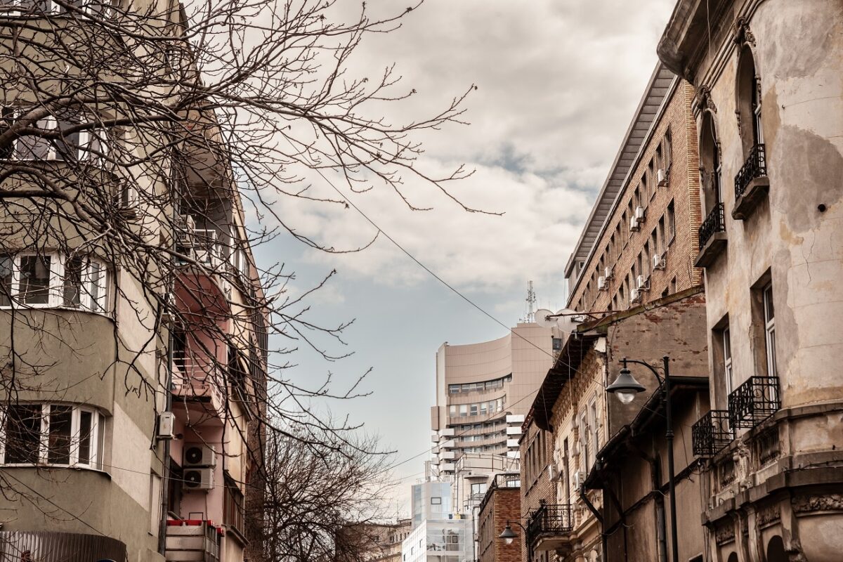 Hatalmas gázrobbanás történt egy 8-emeletes panelházban, többen meghaltak