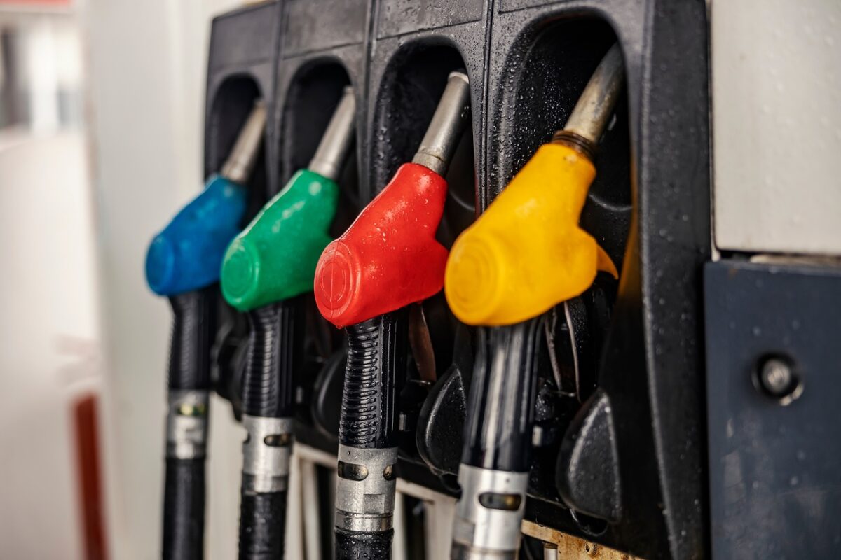 Újabb drágulás a kutakon, szerdától ismét emelkedik az üzemanyag nagykereskedelmi ára