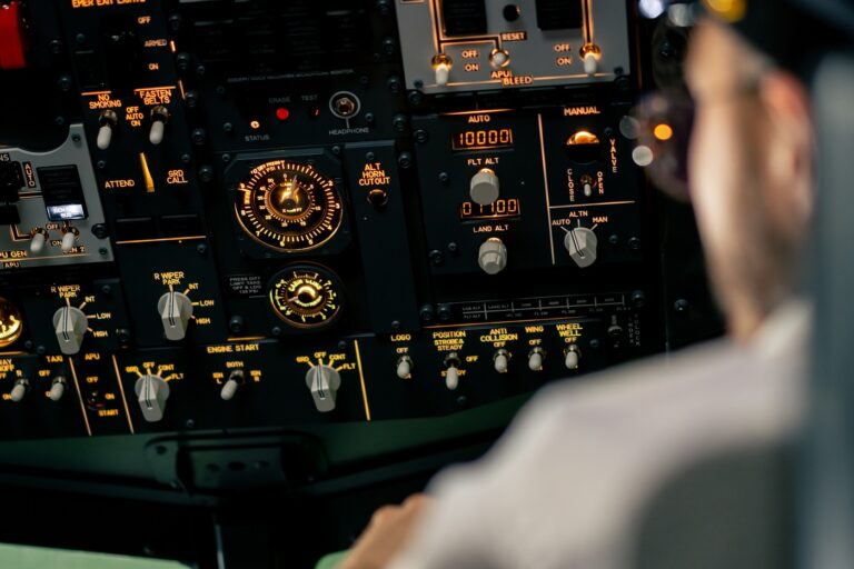 Súlyos légi-katasztrófa történt – földnek csapódott egy turistákkal teli gép