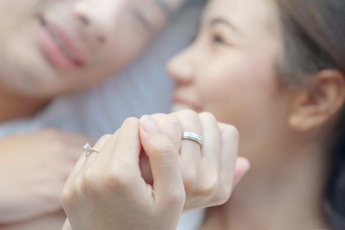 Visszamondta az esküvőt a menyasszony, majd 1,5 millió forint „ölelési díjat” követelt