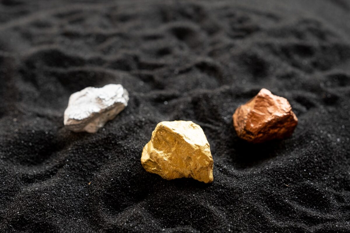 Történelmi csúcson az arany és az ezüst