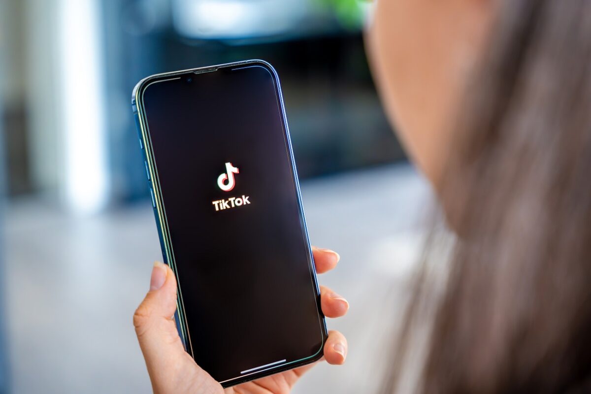 Saját VIP-rajongója ölte meg az ismert fiatal influenszert, 30 perccel az élőzése után végzett vele