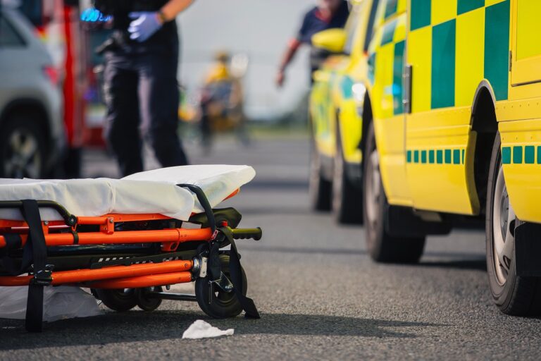 Halálos motorbalesetet szenvedett egy 31 éves tűzoltó – a vétkes elhagyta a helyszínt