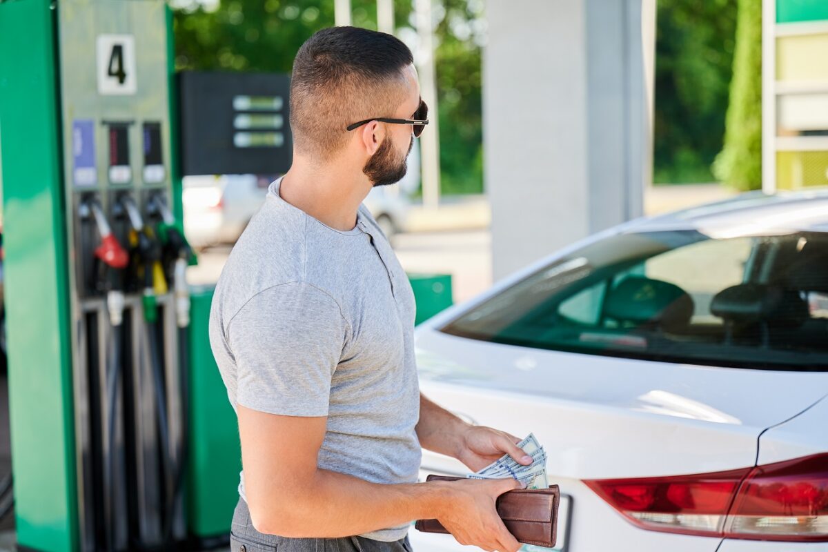 Árzuhanás is lehetséges a benzinkutakon