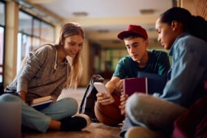 Mobilstop az iskolákban – javuló eredmények, kevesebb hiányzás