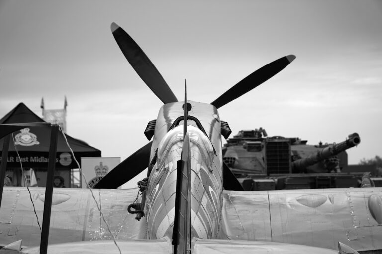 Egy izgalmasnak és drámainak ígérkező második világháborús film érkezik jövőre a mozikba