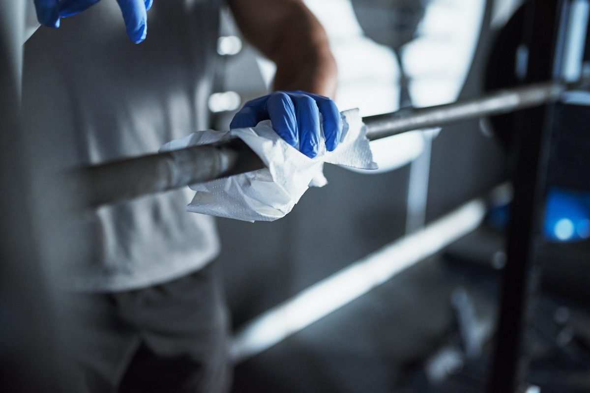 Évi 74 millió forintot keres egy 56 éves takarító – 10 éve új ruhát sem vásárolt