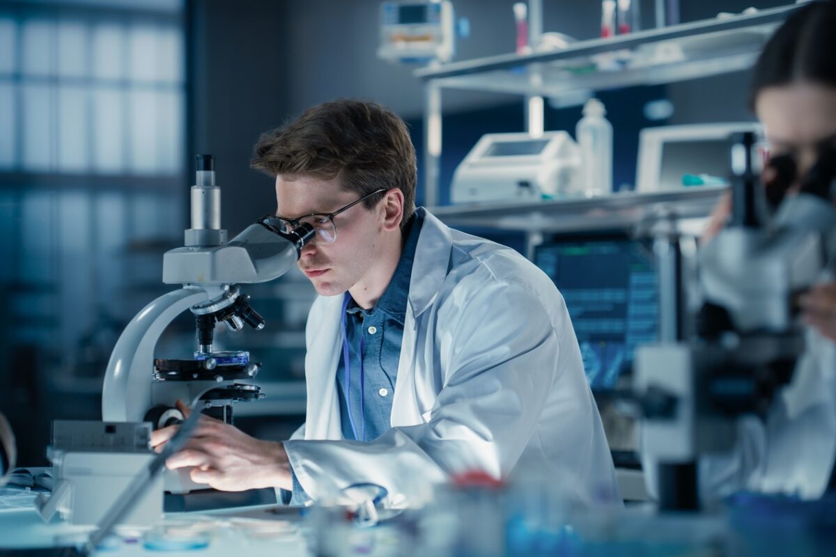 Nanotechnológiai áttörés – egereknél sikerült visszafordítani az Alzheimer-kórt