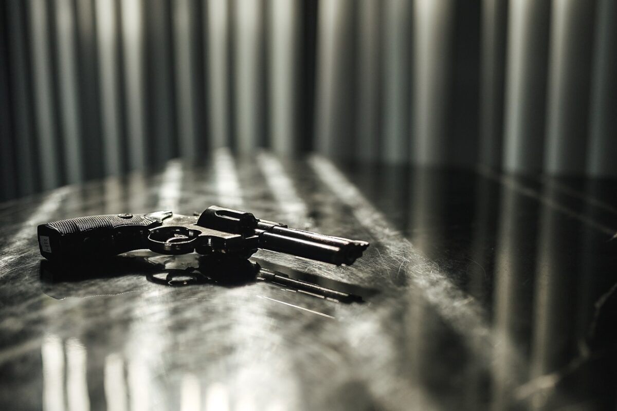 Saját férjét lőtte agyon egy 82 éves nyugdíjas az idősek otthonában