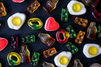 3 kiló Haribo kólás gumicukor után 6 napra kórházba került egy fiatal sofőr